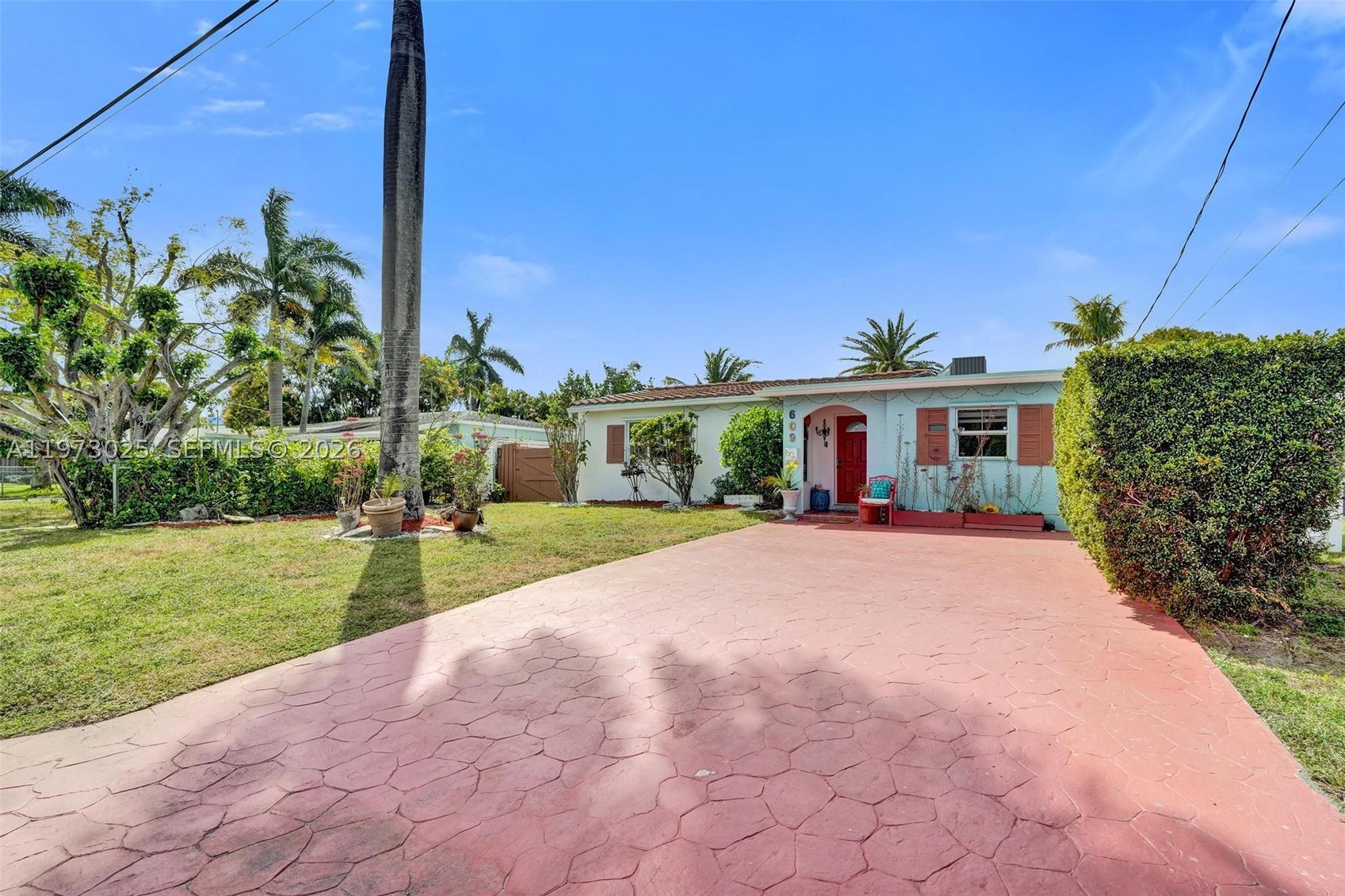 609 SW 2nd Ave