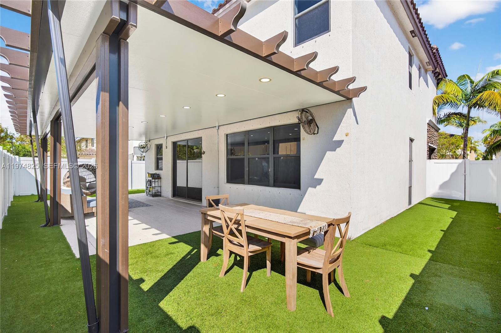 3542 W 93rd Pl Hialeah, FL 33018