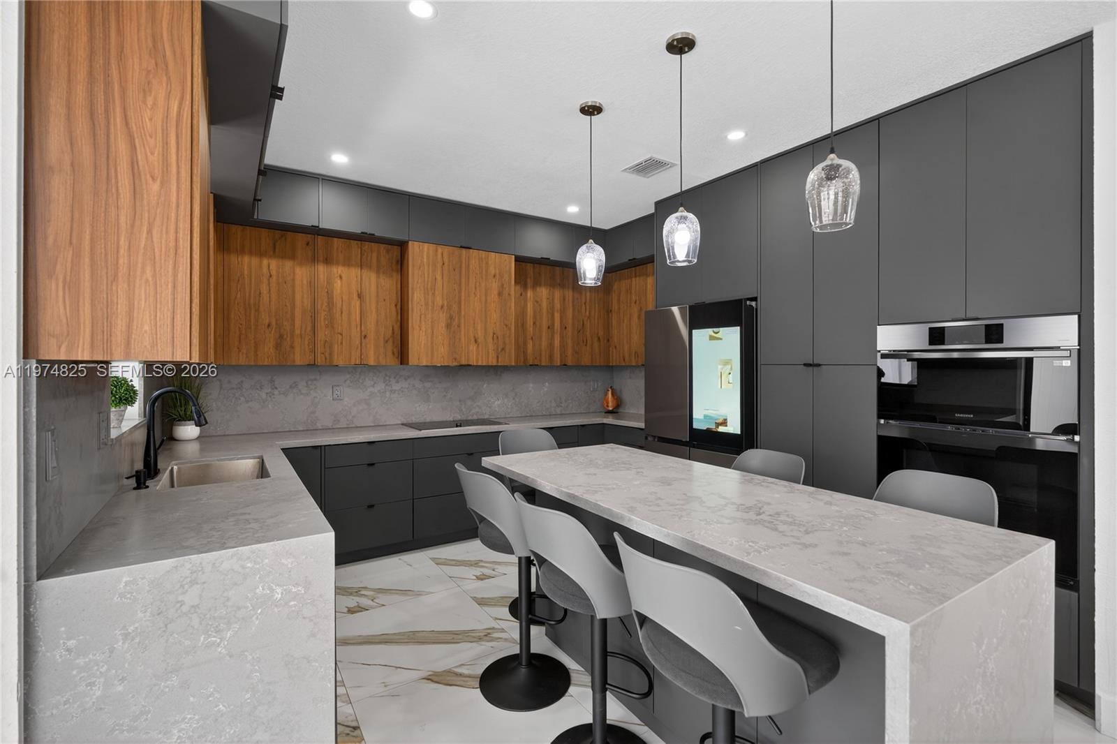 3542 W 93rd Pl Hialeah, FL 33018