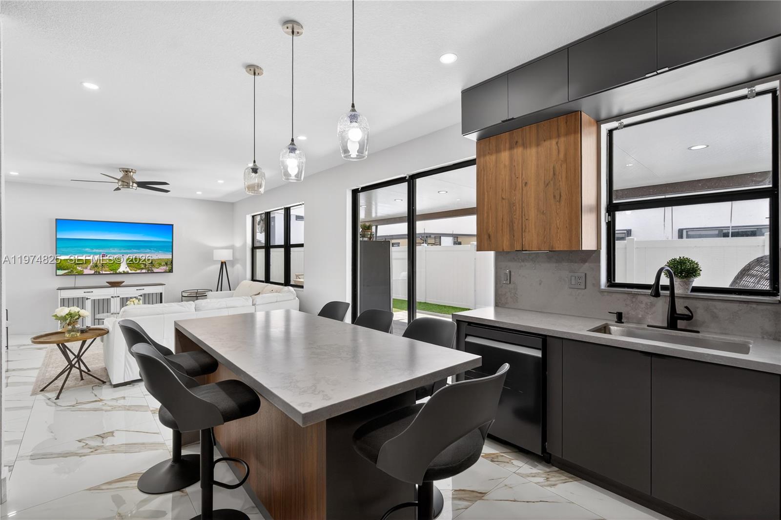 3542 W 93rd Pl Hialeah, FL 33018