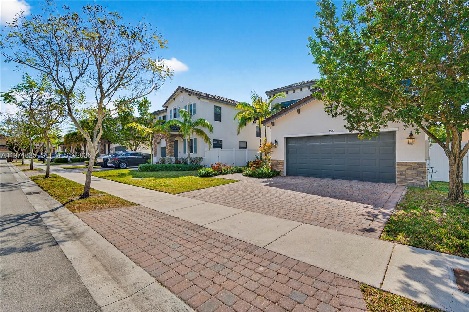 3542 W 93rd Pl Hialeah, FL 33018