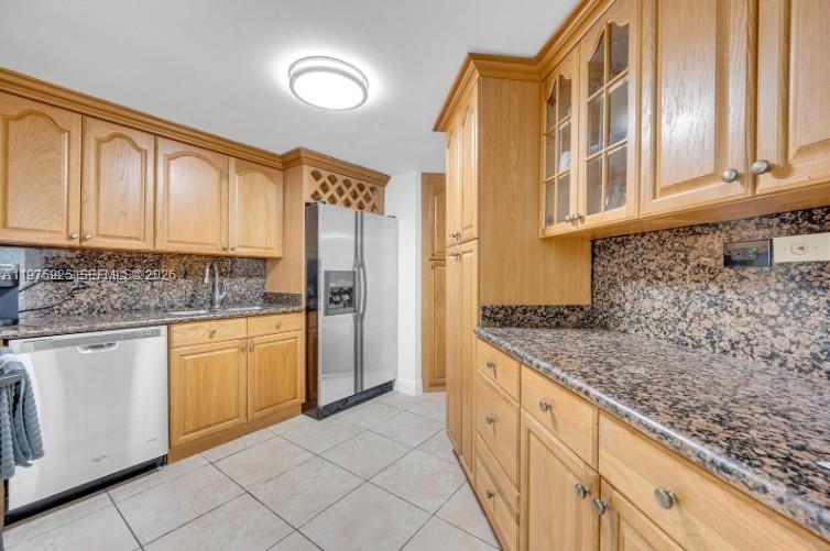 999 Brickell Bay Dr #2007 Miami, FL 33131