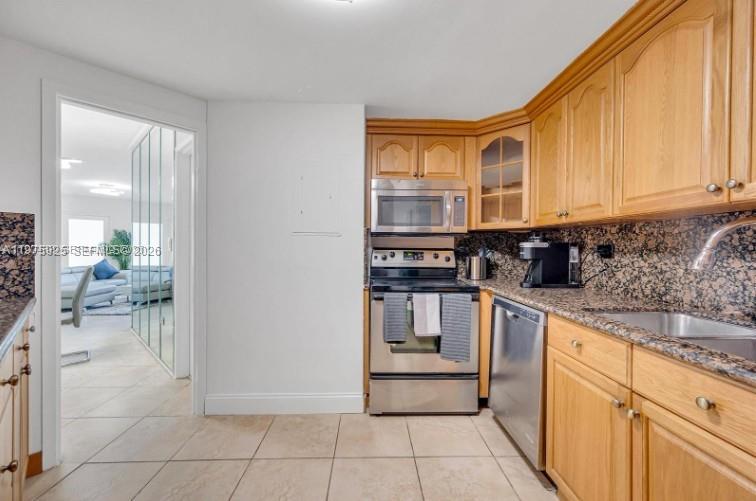 999 Brickell Bay Dr #2007 Miami, FL 33131