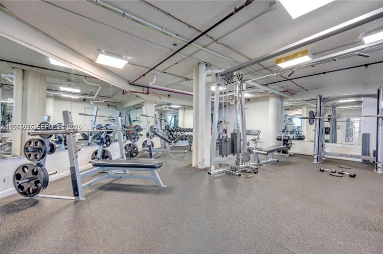 999 Brickell Bay Dr #2007 Miami, FL 33131