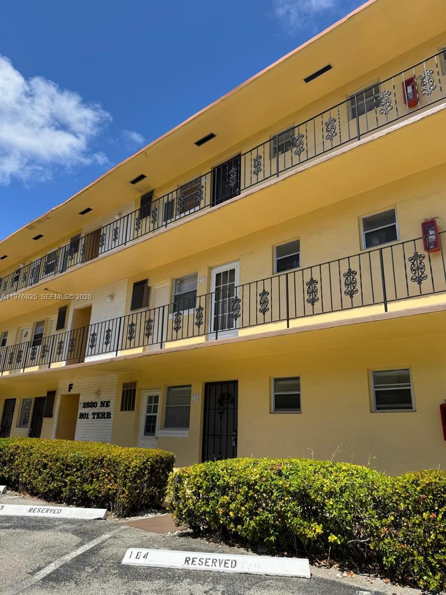 2820 NE 201st Ter #F215