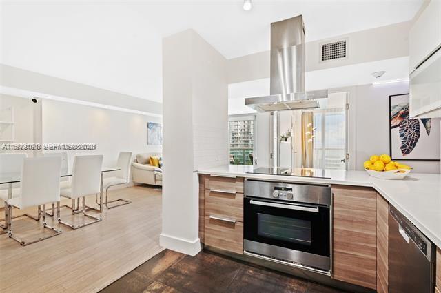 image Arlen House East12