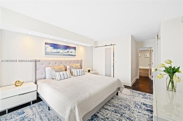 image Arlen House East15