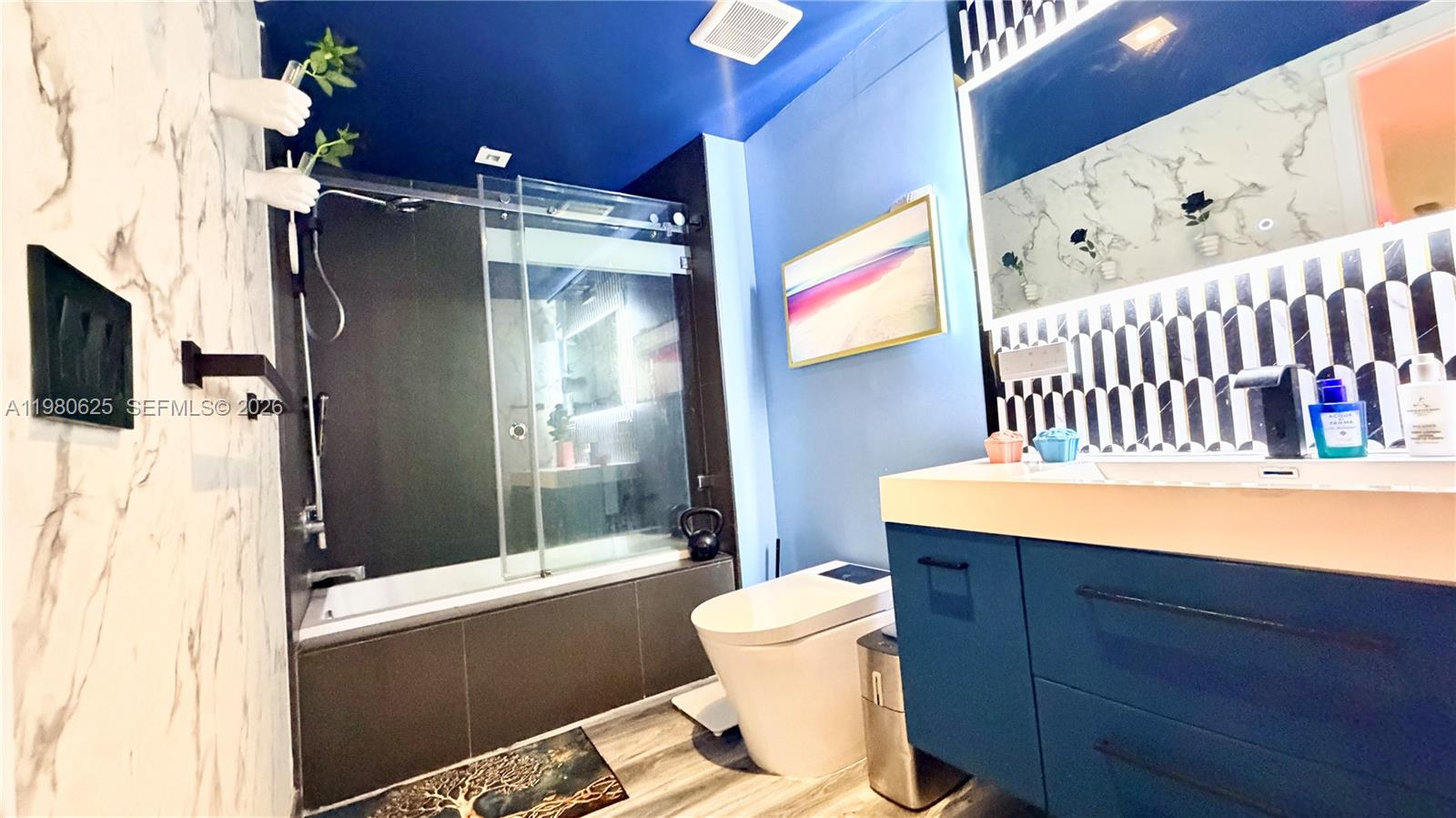 1600 NE 1st Ave #2009 Miami, FL 33132