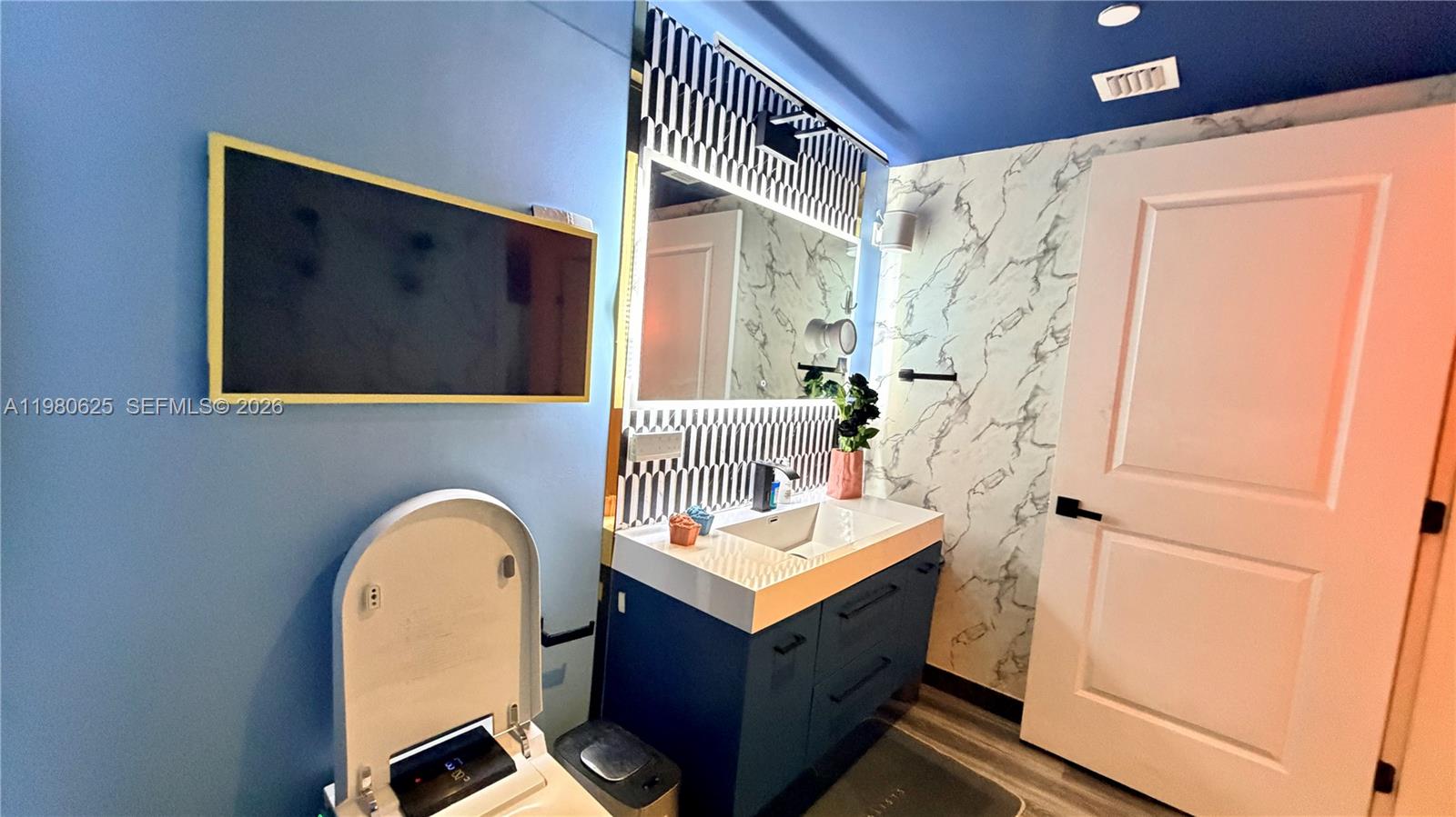 1600 NE 1st Ave #2009 Miami, FL 33132