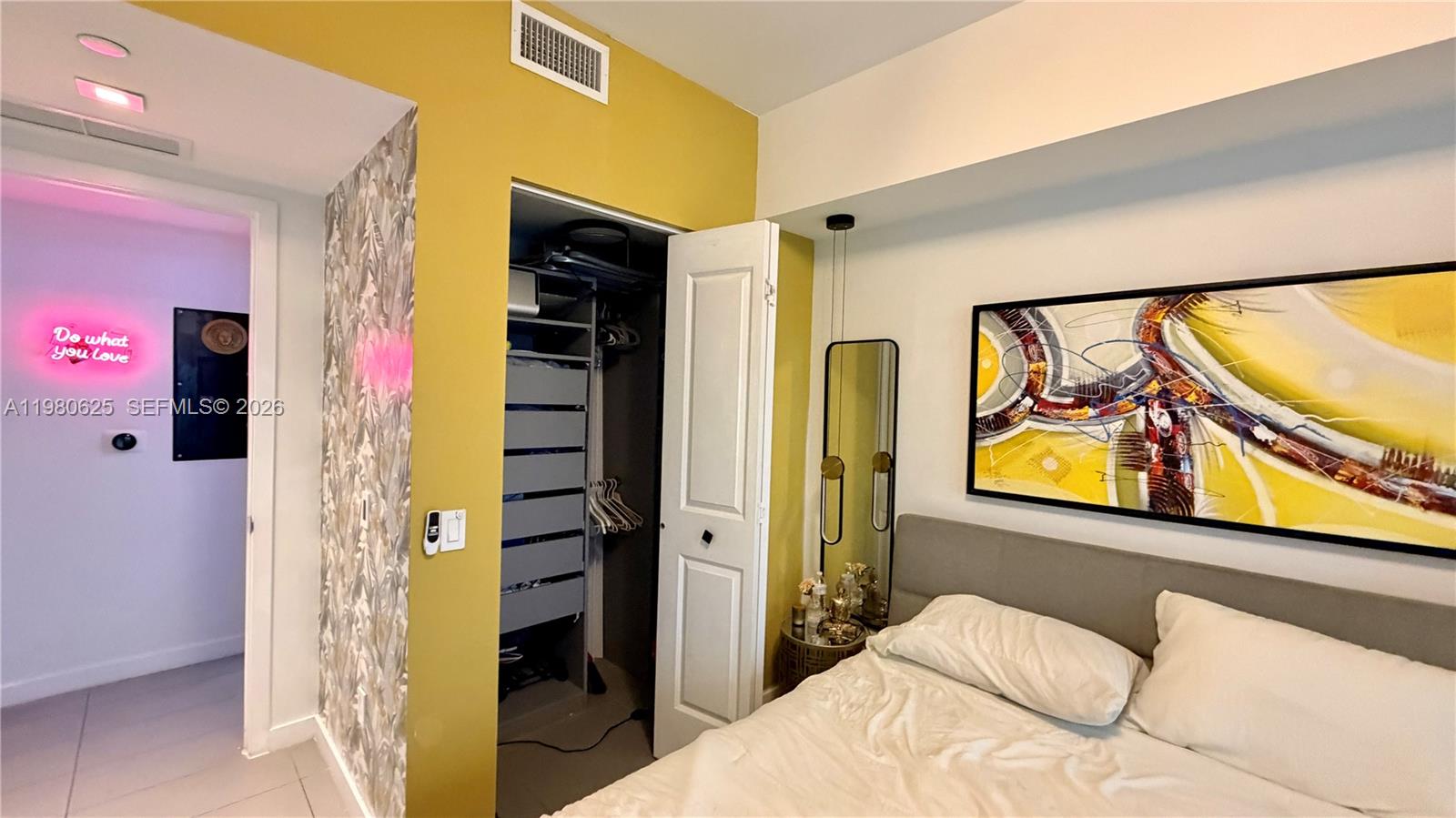 1600 NE 1st Ave #2009 Miami, FL 33132