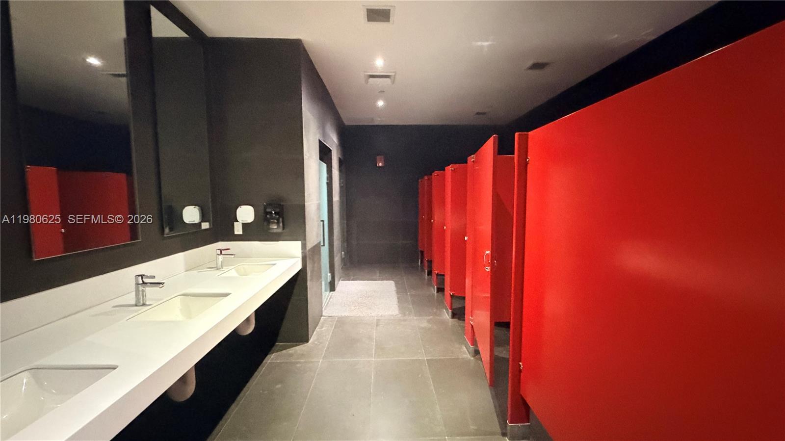 1600 NE 1st Ave #2009 Miami, FL 33132