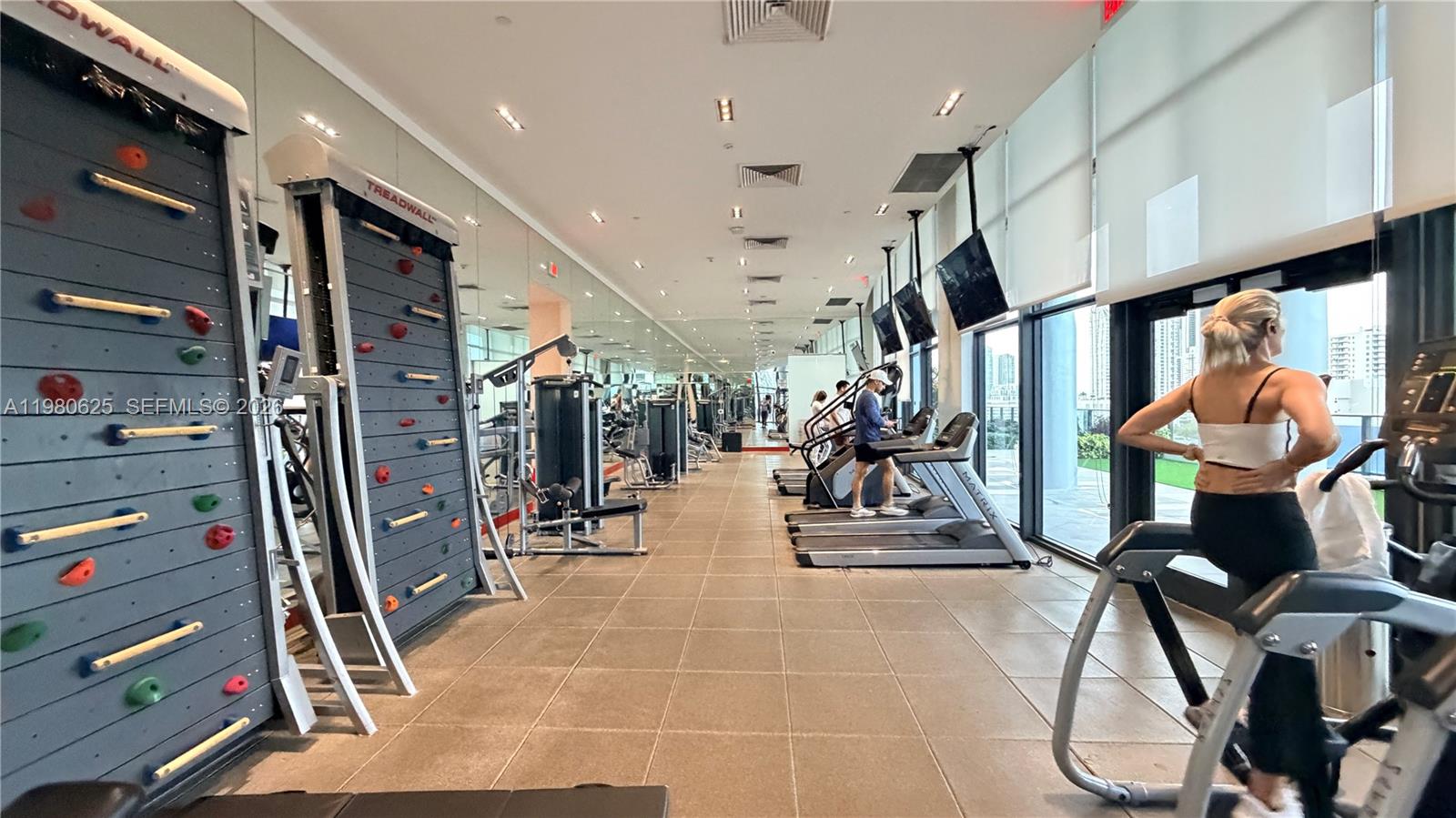 1600 NE 1st Ave #2009 Miami, FL 33132