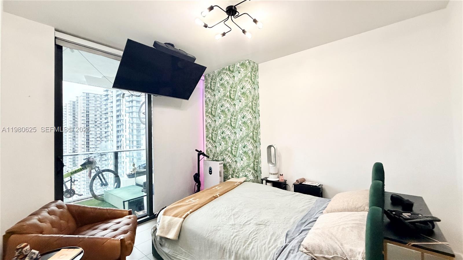 1600 NE 1st Ave #2009 Miami, FL 33132