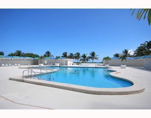 5255 Collins Ave #12F Miami Beach, FL 33140