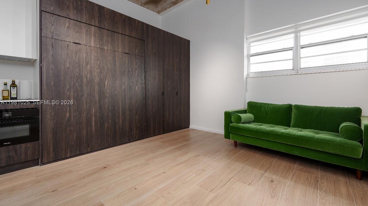 5255 Collins Ave #12F Miami Beach, FL 33140