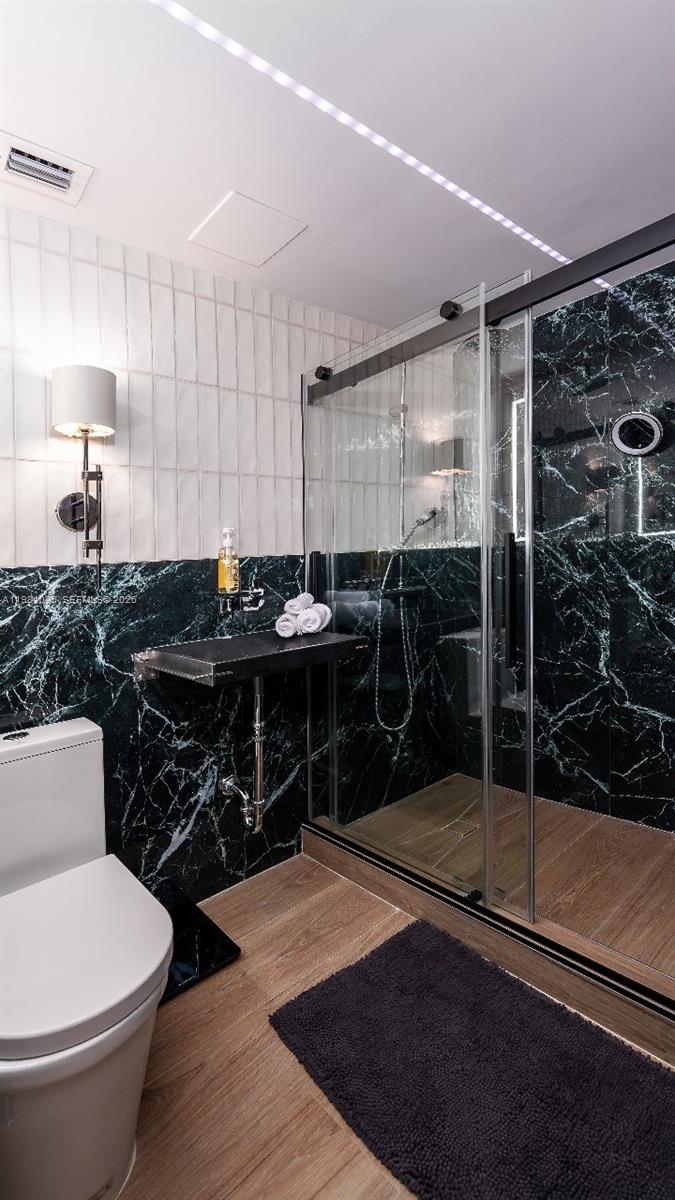 5255 Collins Ave #12F Miami Beach, FL 33140