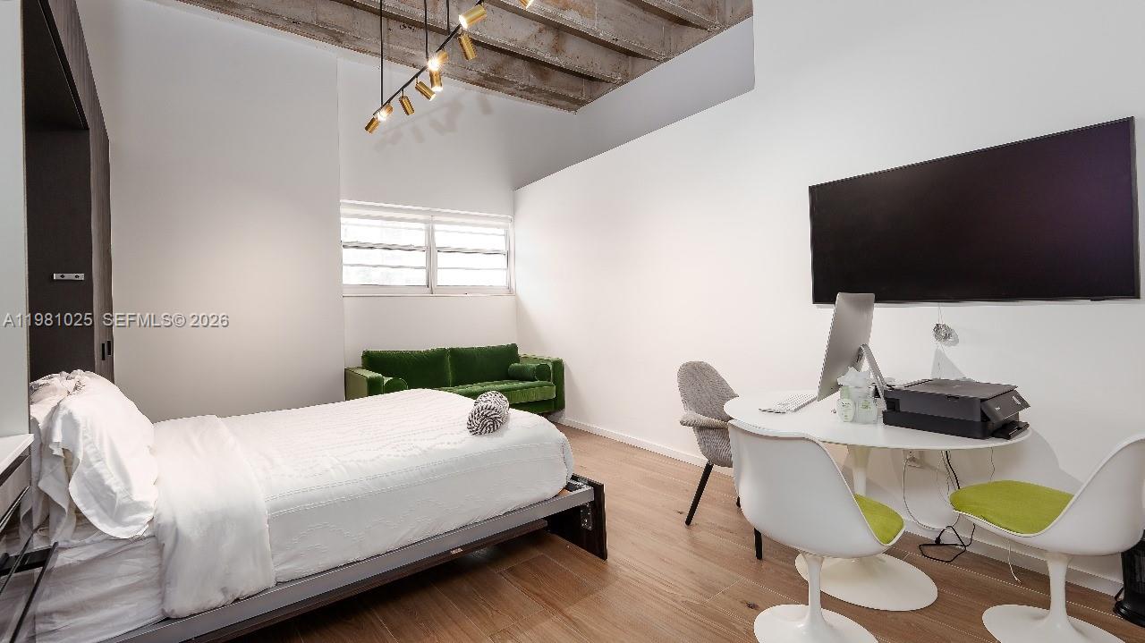 5255 Collins Ave #12F Miami Beach, FL 33140