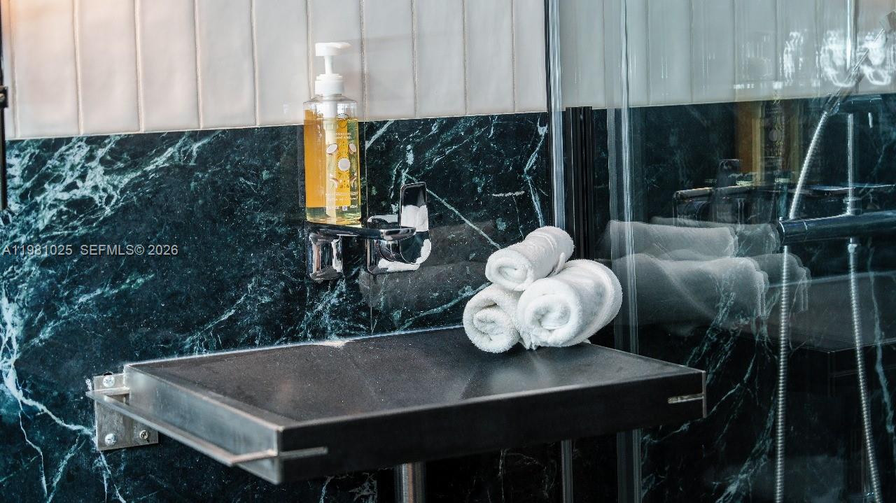 5255 Collins Ave #12F Miami Beach, FL 33140