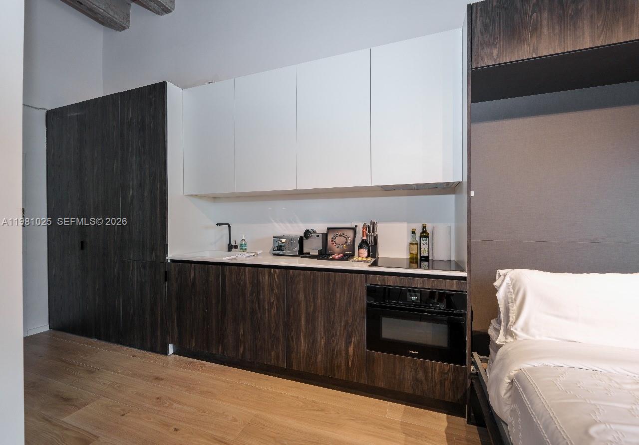 5255 Collins Ave #12F Miami Beach, FL 33140