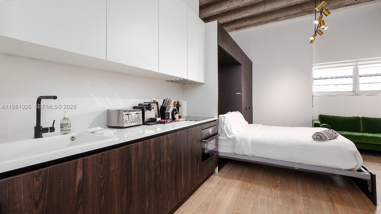 5255 Collins Ave #12F Miami Beach, FL 33140