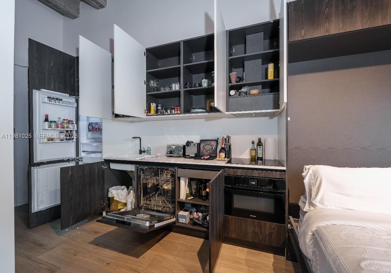 5255 Collins Ave #12F Miami Beach, FL 33140