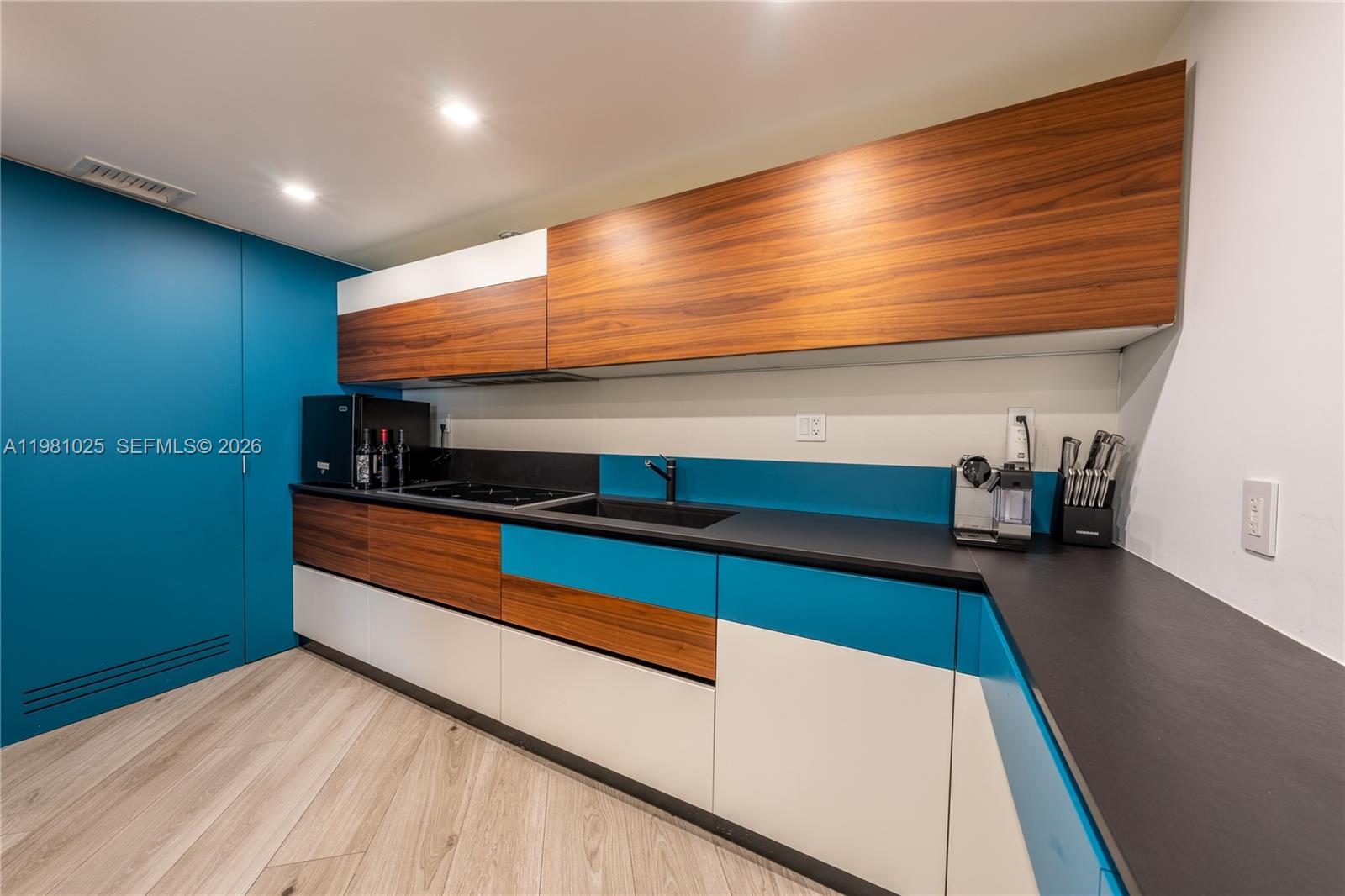 5255 Collins Ave #12F Miami Beach, FL 33140