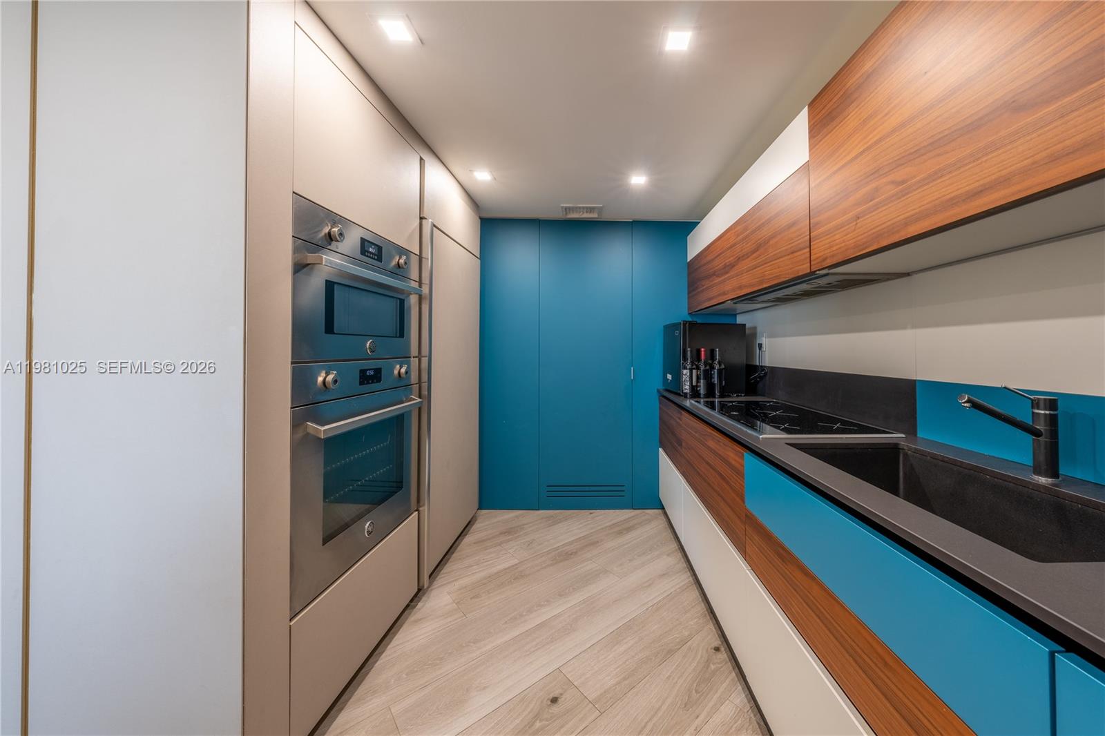 5255 Collins Ave #12F Miami Beach, FL 33140