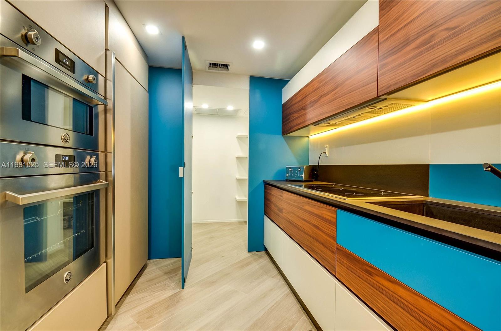 5255 Collins Ave #12F Miami Beach, FL 33140