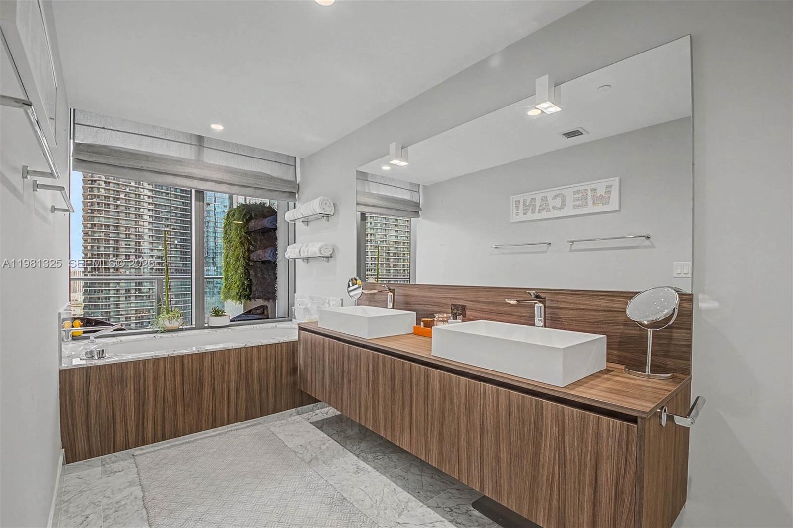 image Brickell Flatiron12