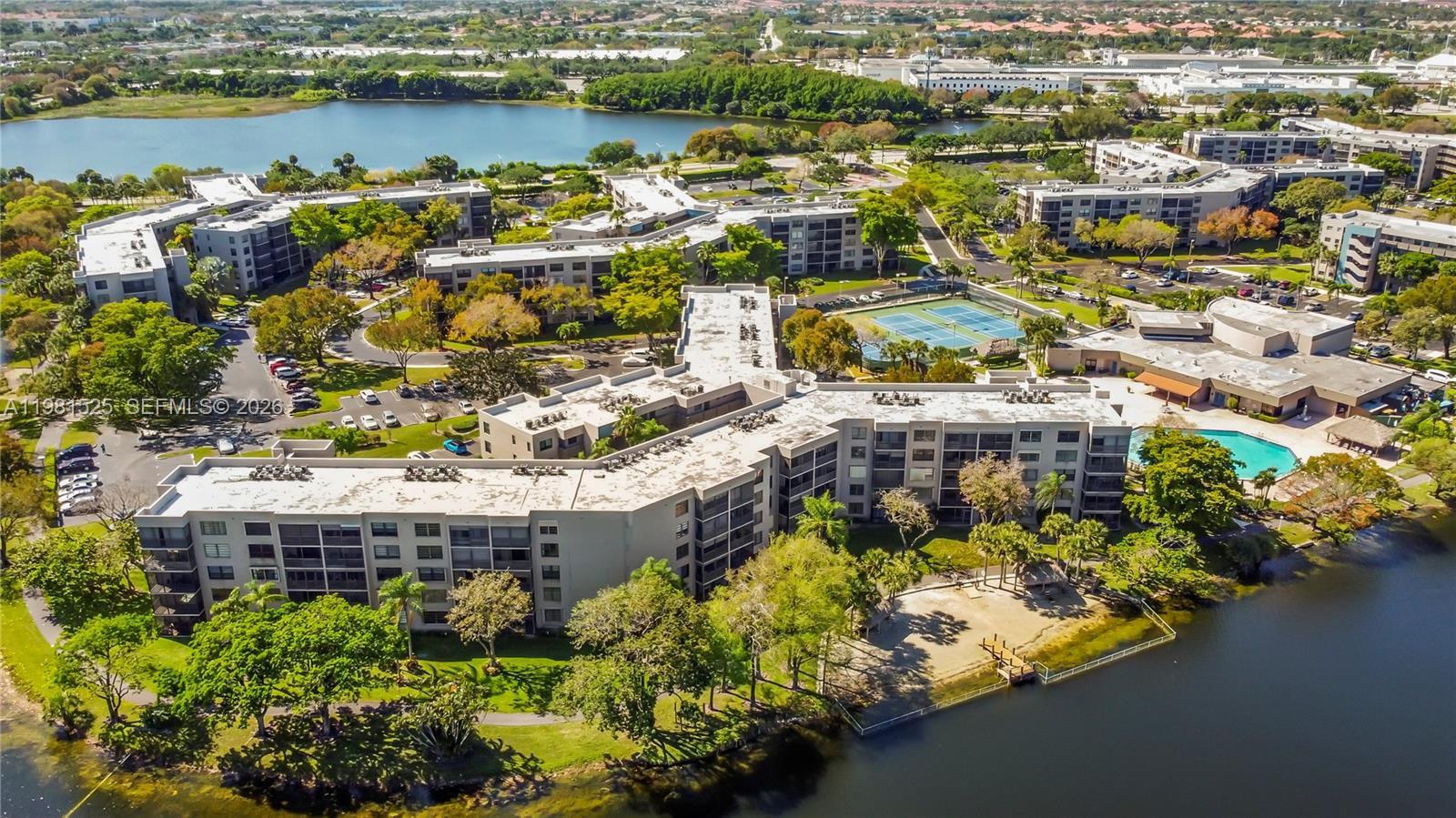 1100 Colony Pt Cir #201 Pembroke Pines, FL 33026