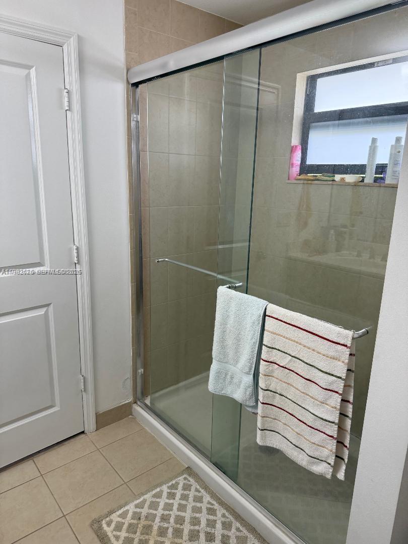 424 NE 194th Ter Miami, FL 33179