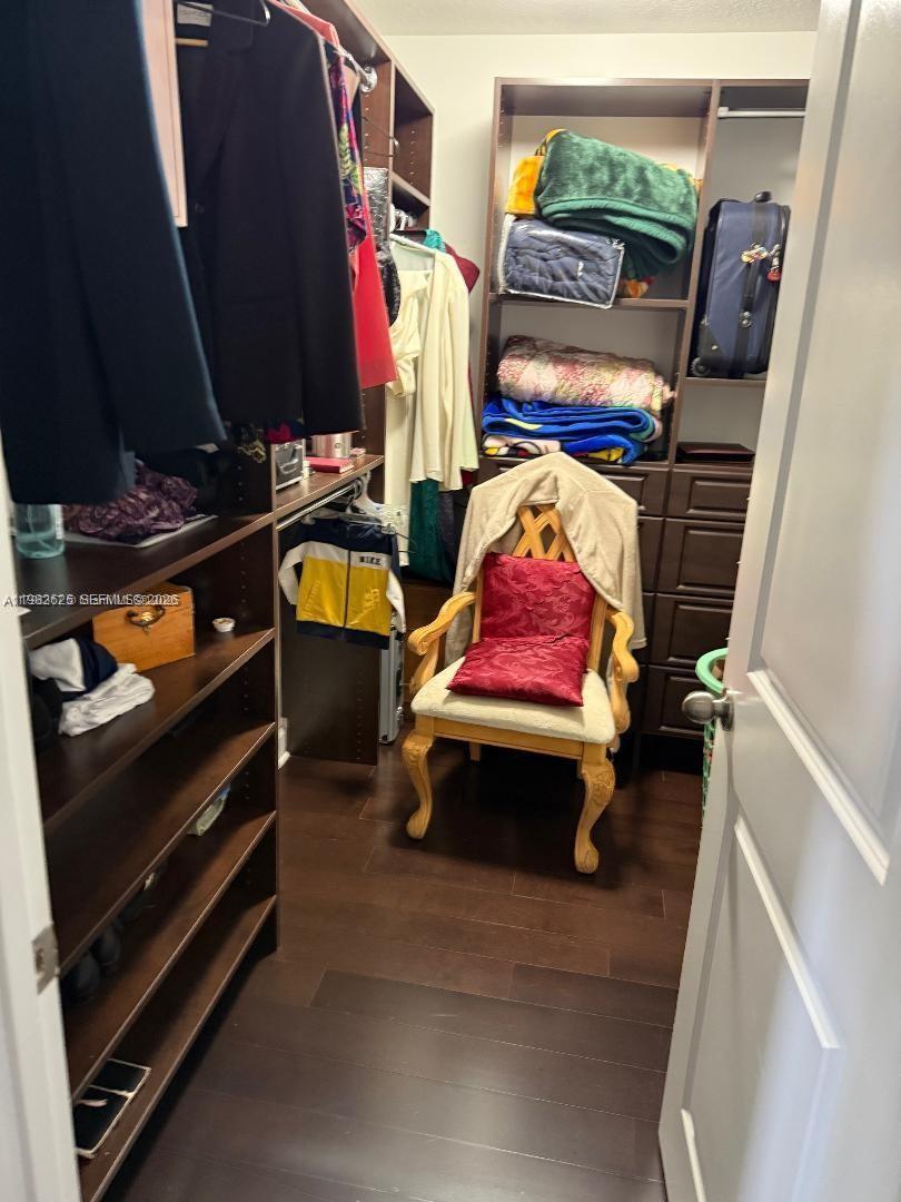 424 NE 194th Ter Miami, FL 33179