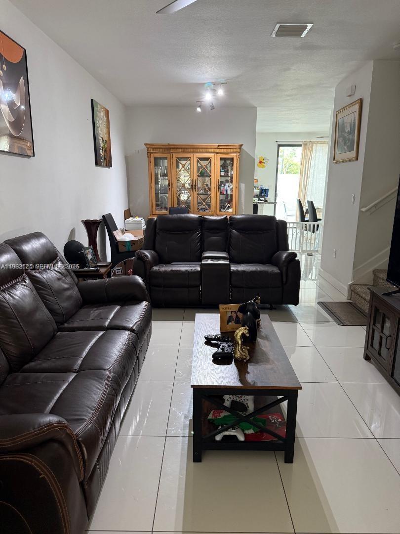 424 NE 194th Ter Miami, FL 33179