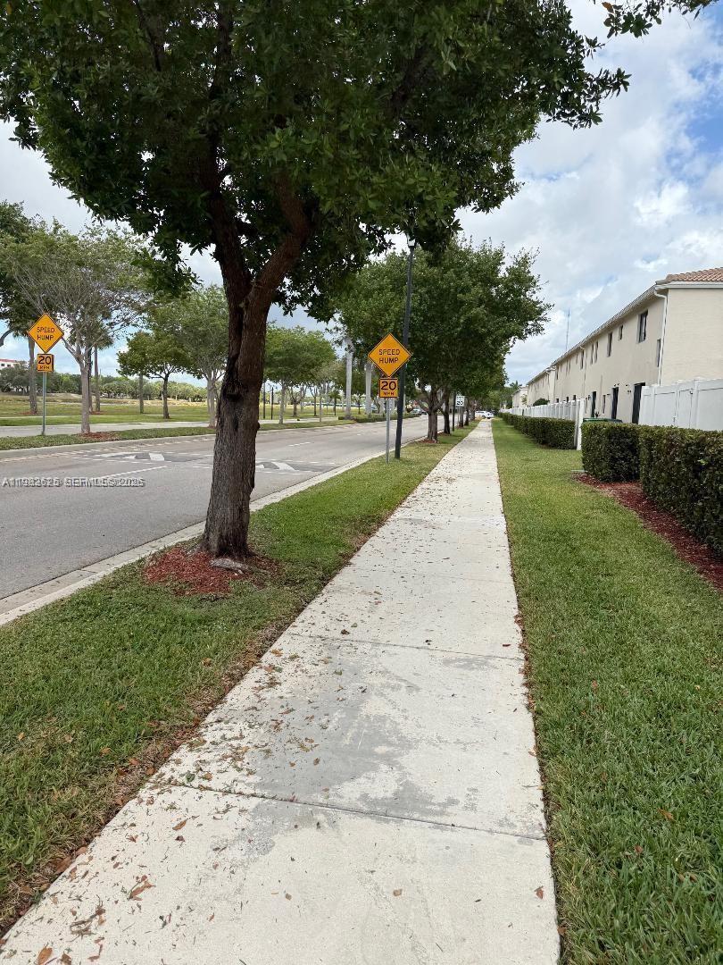424 NE 194th Ter Miami, FL 33179