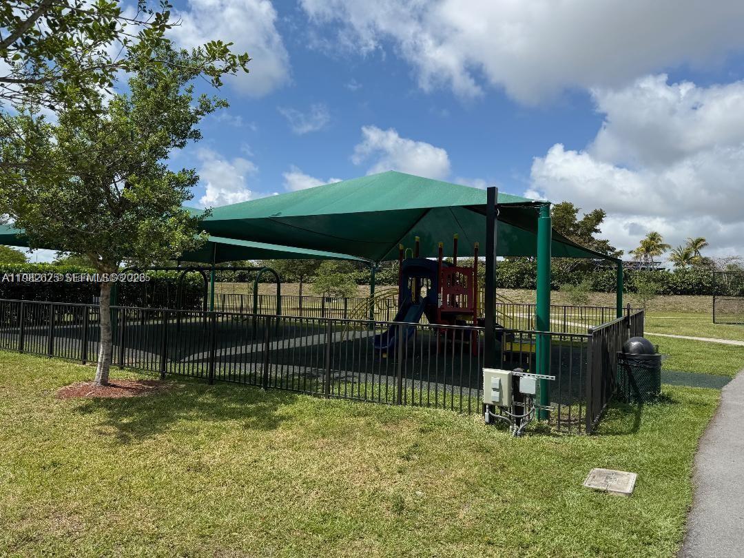 424 NE 194th Ter Miami, FL 33179