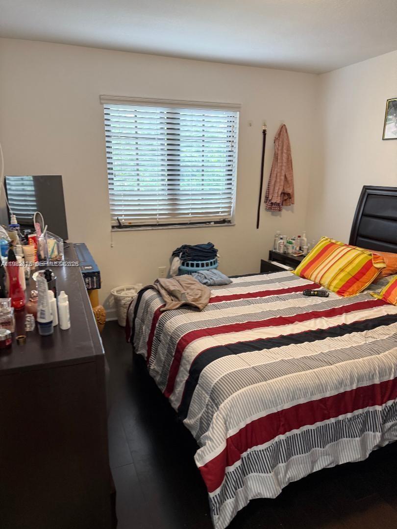 424 NE 194th Ter Miami, FL 33179