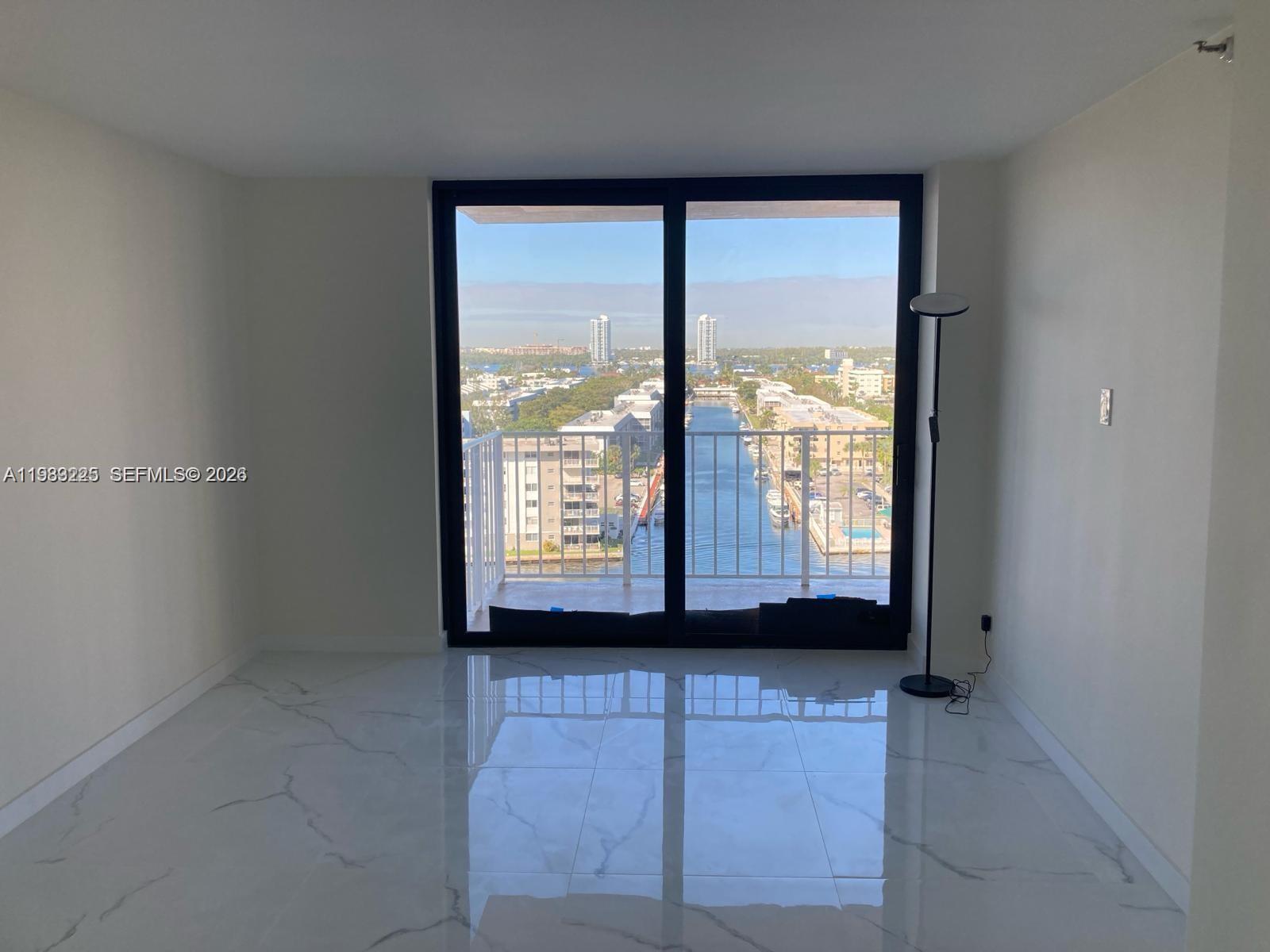 image Winston Towers 70013