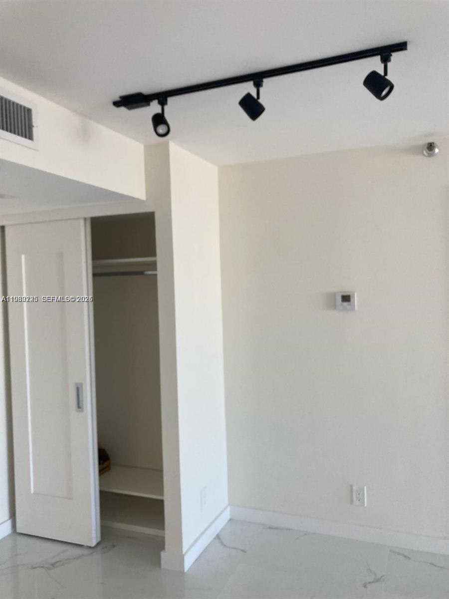 image Winston Towers 70017