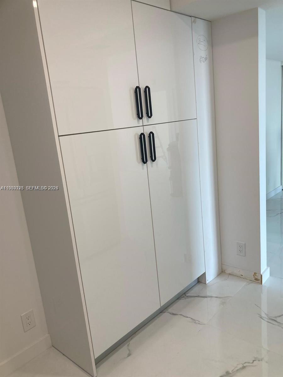 image Winston Towers 7005