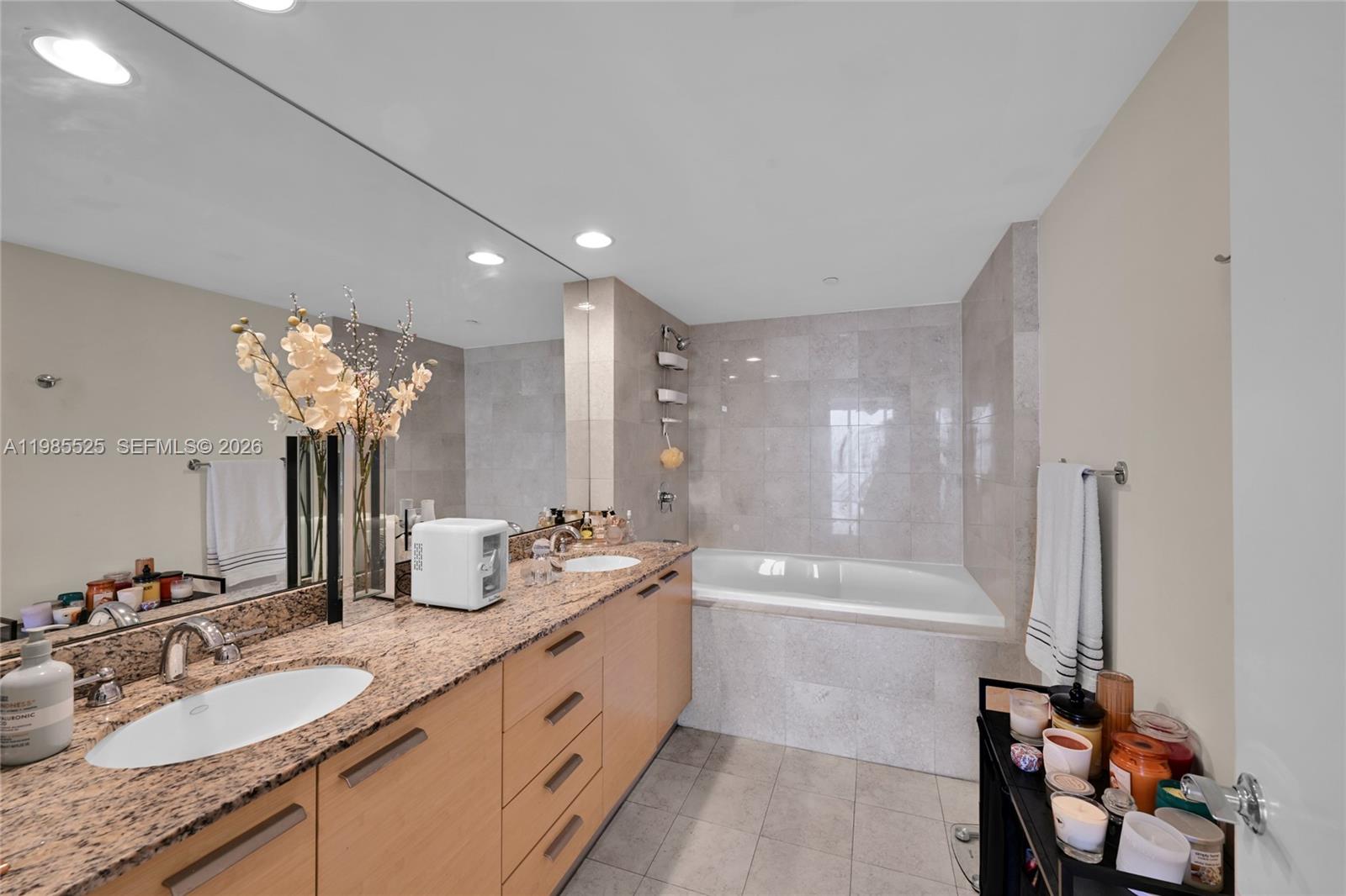 1800 S Ocean Dr #3908 Hallandale Beach, FL 33009