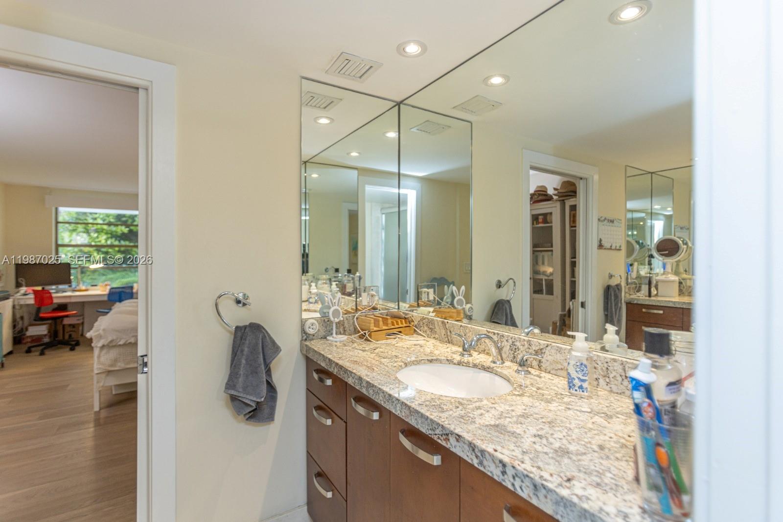 155 Ocean Ln Dr #201 Key Biscayne, FL 33149