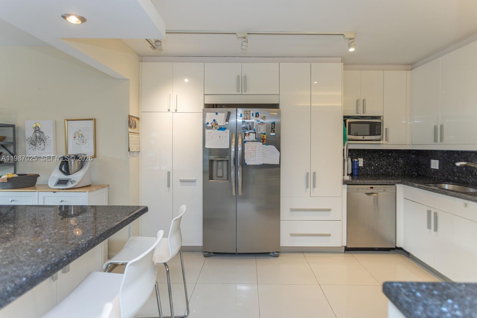 155 Ocean Ln Dr #201 Key Biscayne, FL 33149