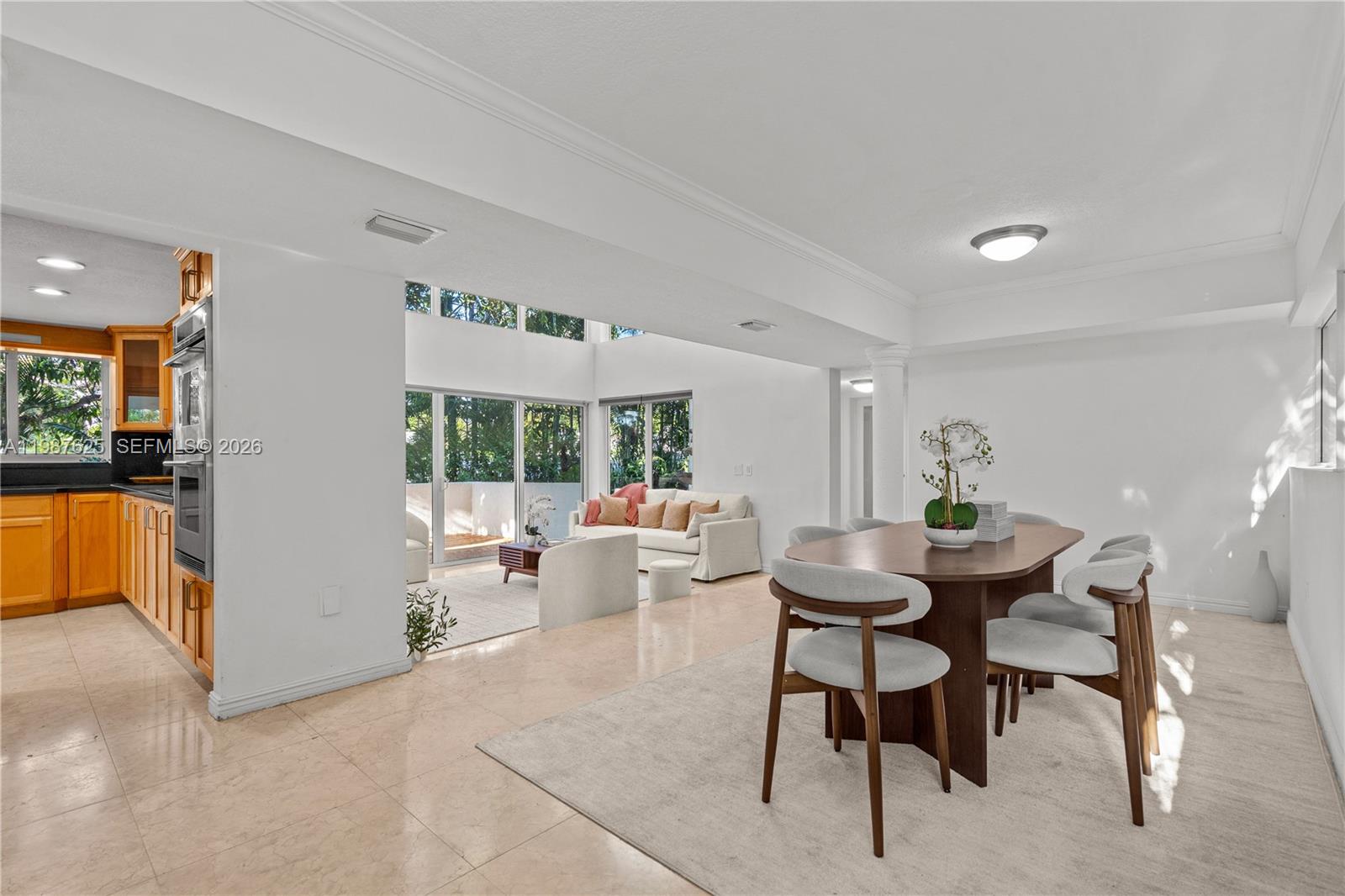 4000 Alhambra Cir Coral Gables, FL 33146