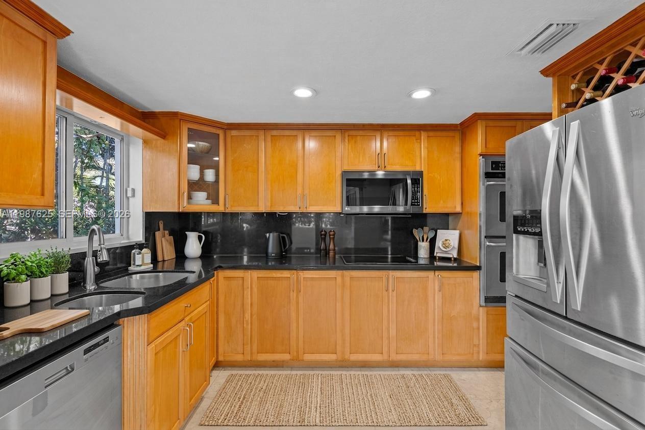 4000 Alhambra Cir Coral Gables, FL 33146