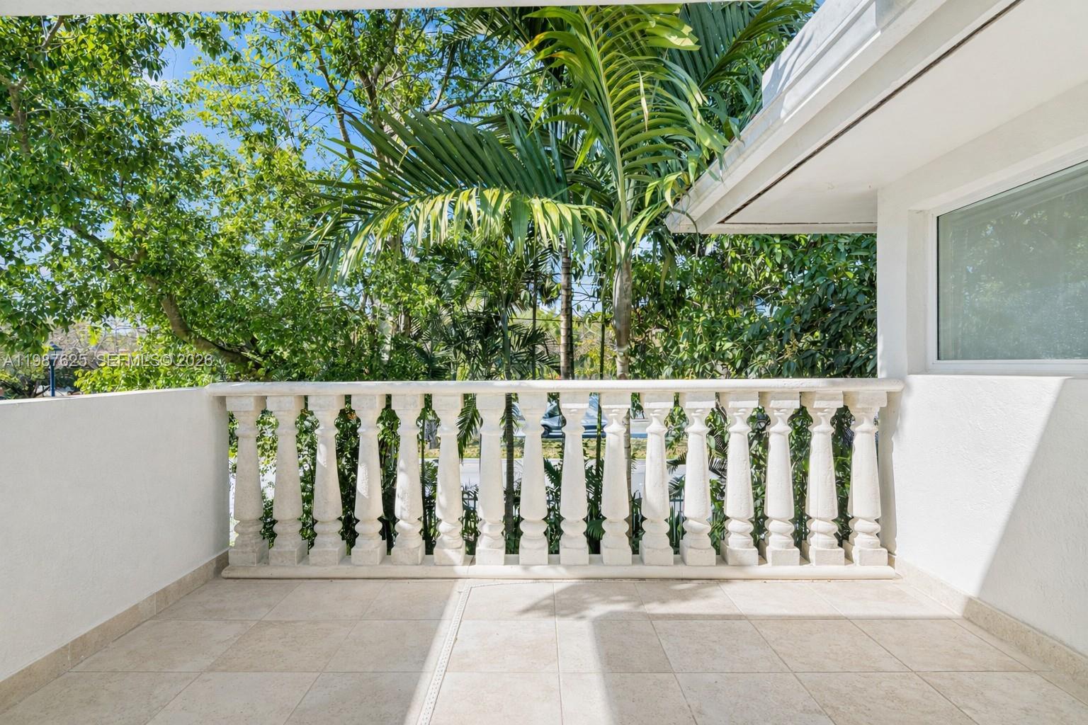 4000 Alhambra Cir Coral Gables, FL 33146