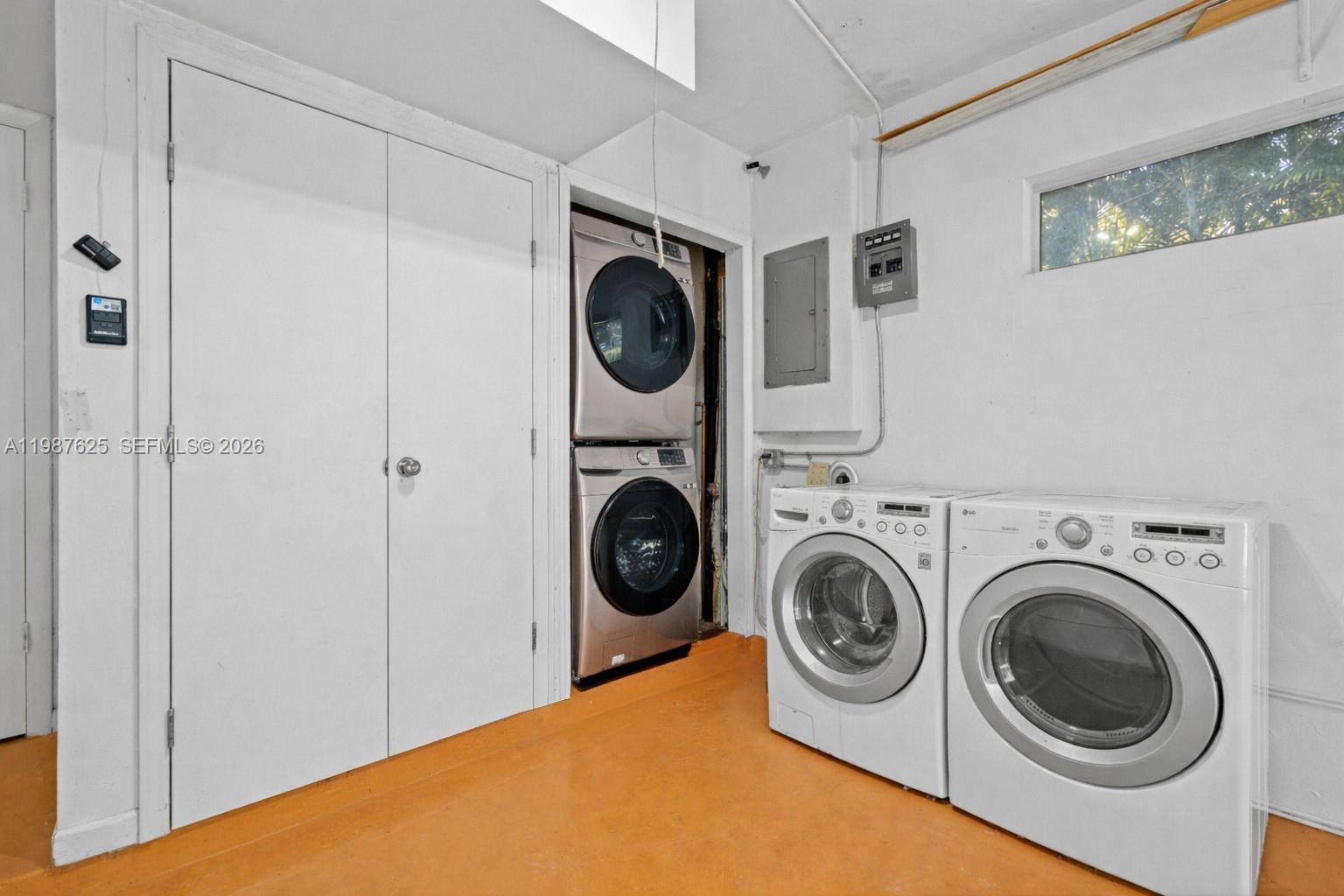 4000 Alhambra Cir Coral Gables, FL 33146