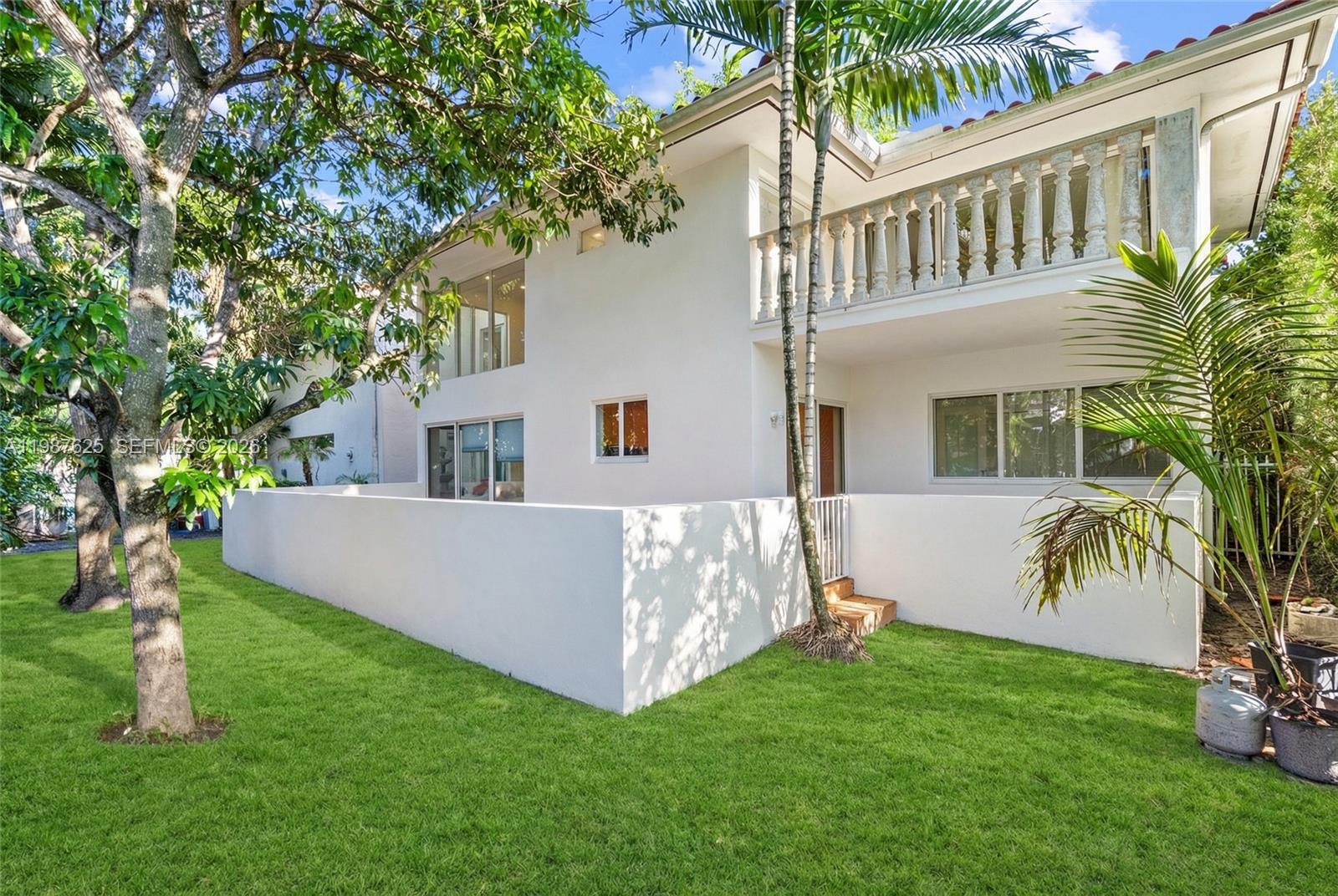 4000 Alhambra Cir Coral Gables, FL 33146