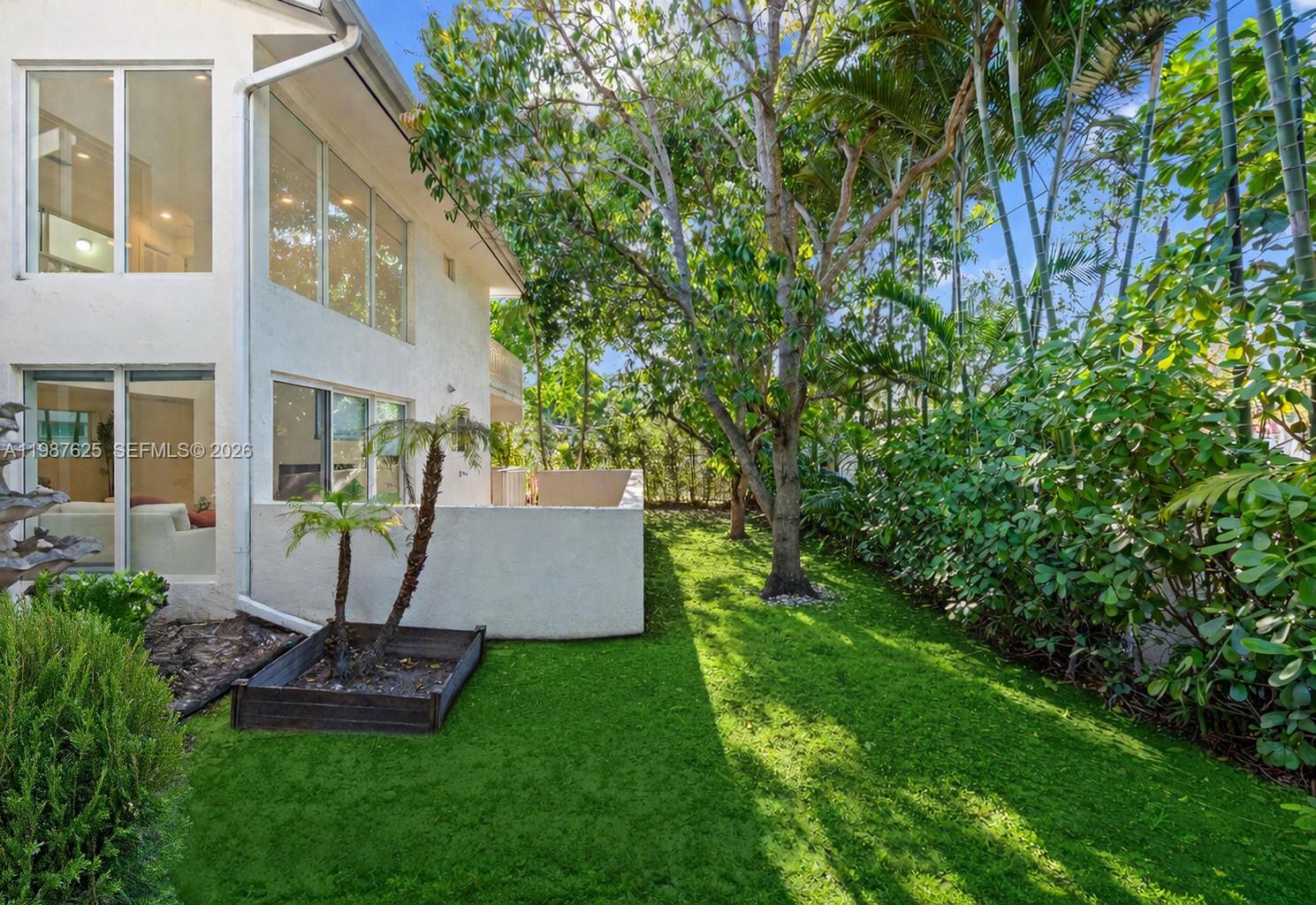 4000 Alhambra Cir Coral Gables, FL 33146