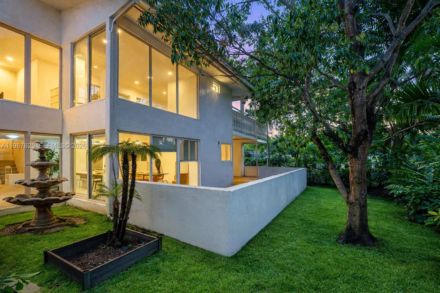 4000 Alhambra Cir Coral Gables, FL 33146