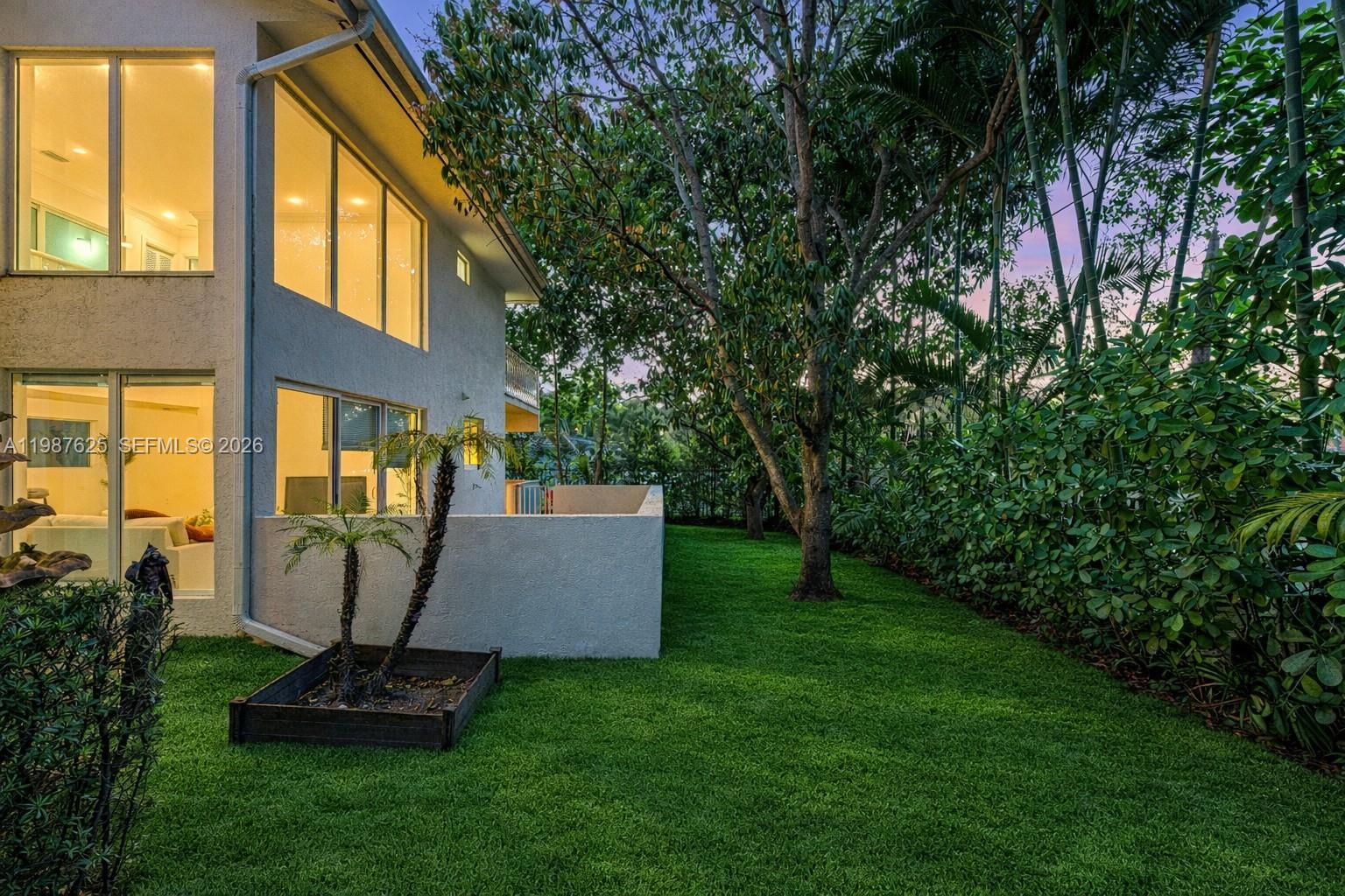 4000 Alhambra Cir Coral Gables, FL 33146